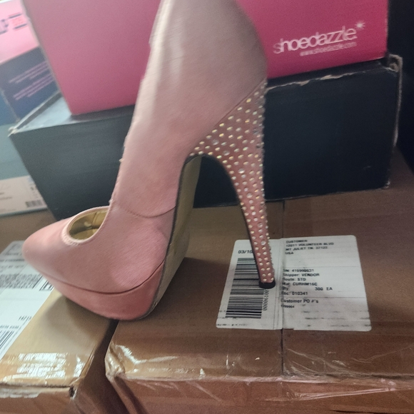 Heels - Picture 1 of 16